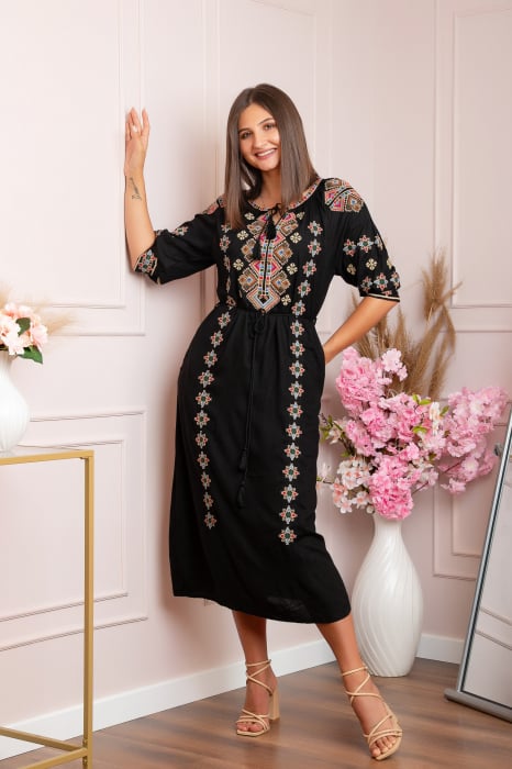 Rochie traditionala neagra cu model geometric multicolor Viorela 03