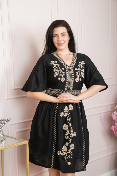 Rochie traditionala neagra cu motiv floral auriu Nadia [3]