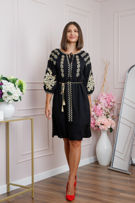 Rochie traditionala neagra cu motiv floral auriu Raisa [4]