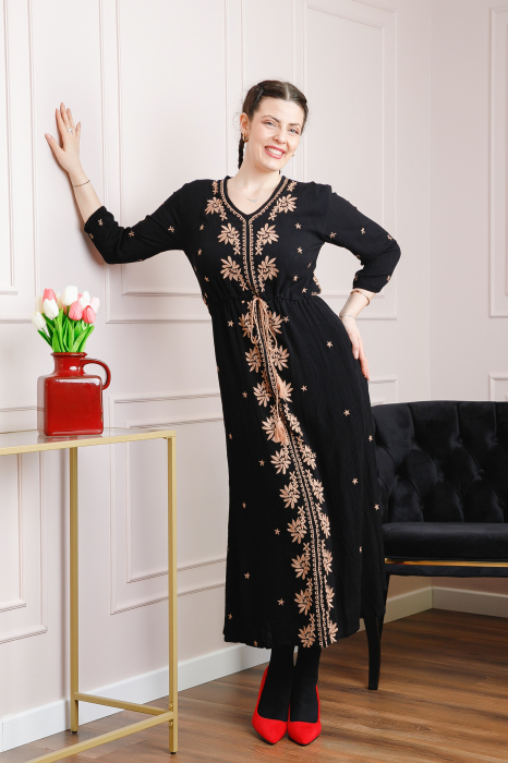 Rochie traditionala neagra cu motiv floral crem Anabela 01 [3]