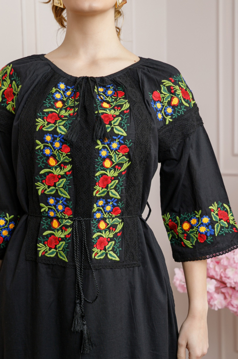 Rochie traditionala neagra cu motiv floral multicolor Andreea 01 [2]