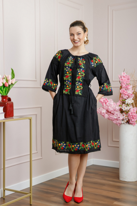 Rochie traditionala neagra cu motiv floral multicolor Andreea 01 [4]