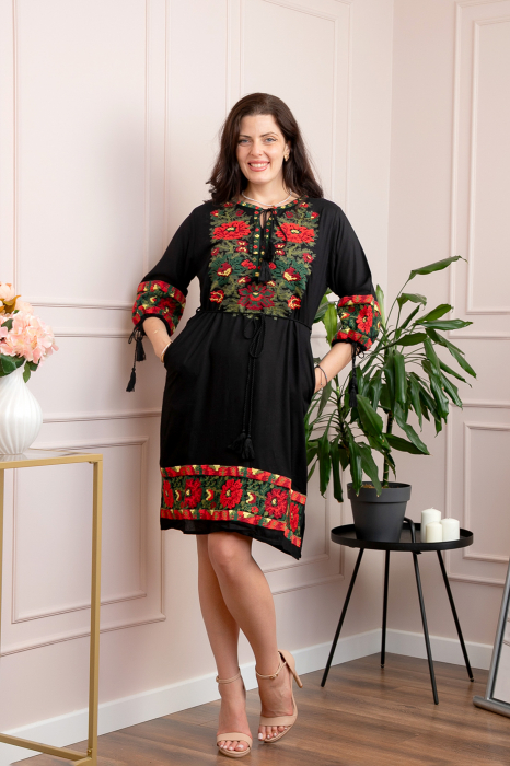 Rochie traditionala neagra cu motiv floral multicolor Mihaela 01 [3]
