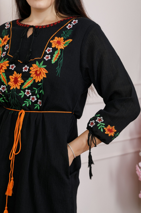 Rochie traditionala neagra cu motiv floral orange Liliana [2]