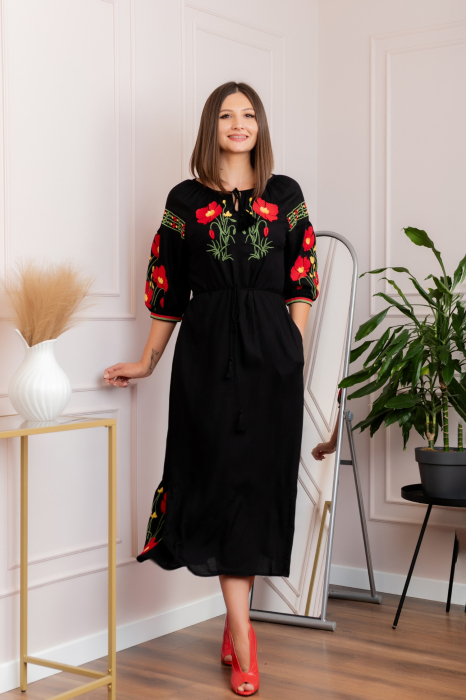 Rochie traditionala neagra cu motiv floral rosu Valentina [5]