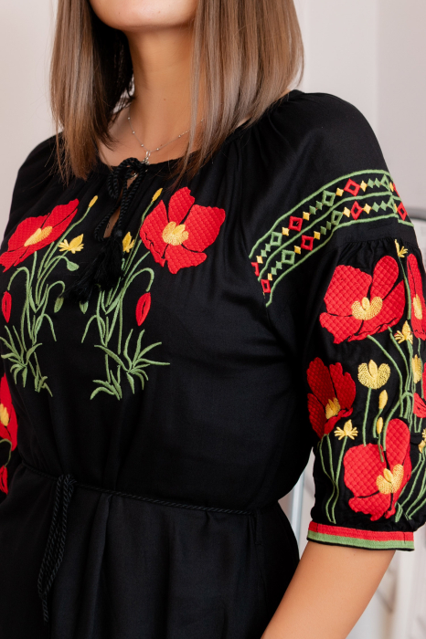 Rochie traditionala neagra cu motiv floral rosu Valentina [3]