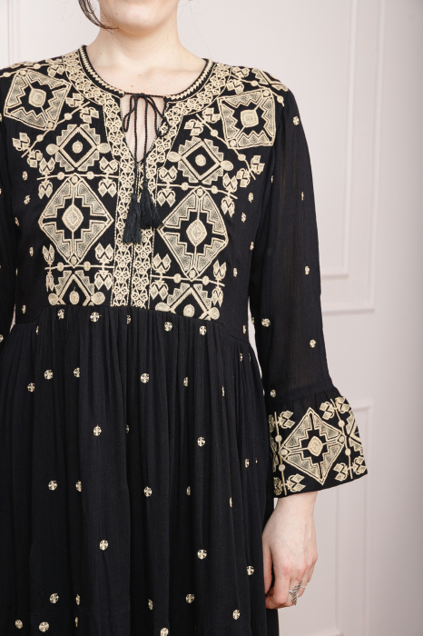 Rochie traditionala neagra cu motiv geometric crem Virginia 02 [2]