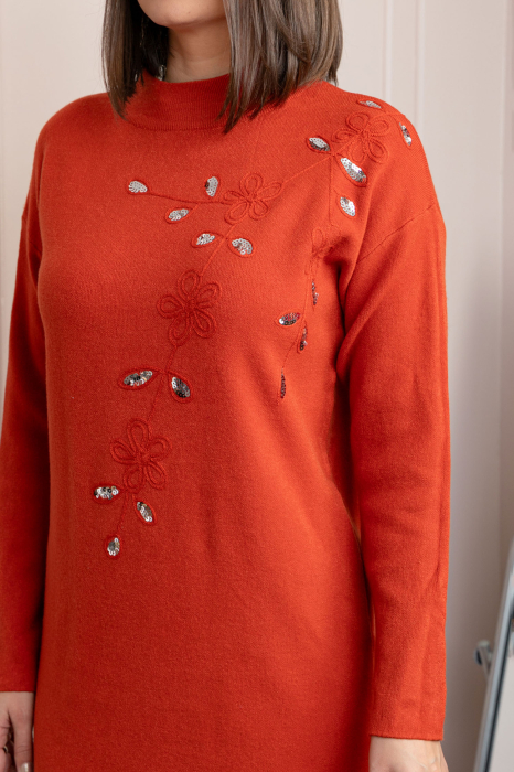 Rochie tricotata caramizie Katherine cu flori in relief si paiete argintii [2]