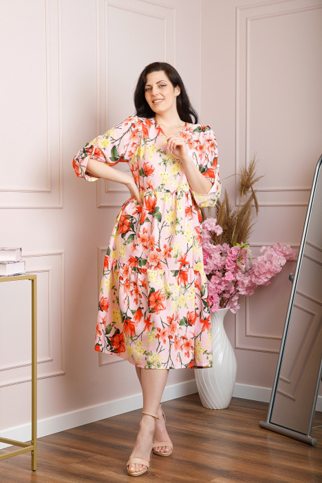 Rochie vaporoasa Emmeline cu volane si imprimeuri florale - Roz pastel