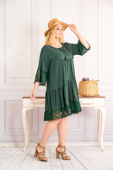 Rochie verde midi boho chic cu aplicatie din dantela si volane [2]
