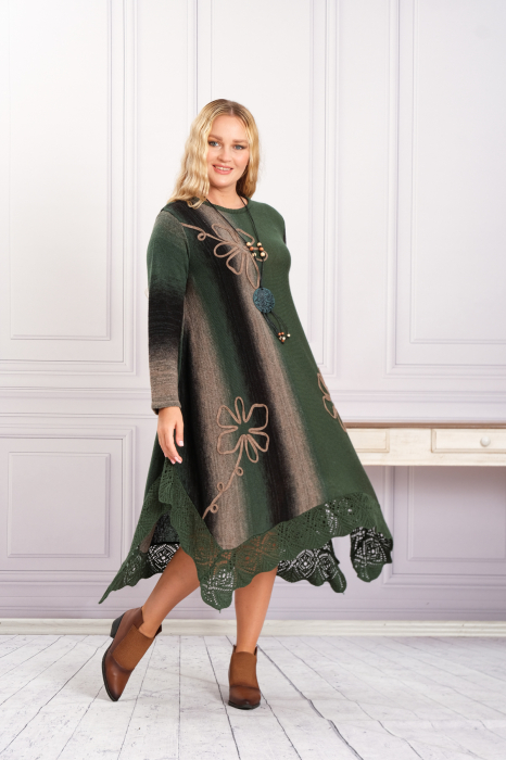 Rochie verde boho chic tricotata cu baza asimetrica si model floral [2]
