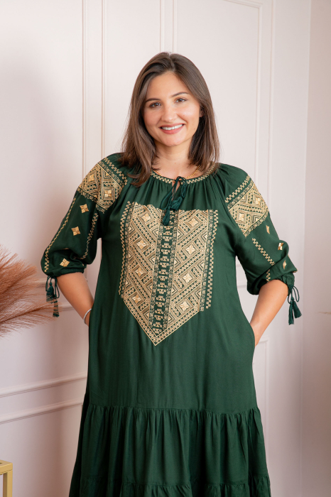 Rochie verde cu motiv geometric auriu Ivona 02 [2]