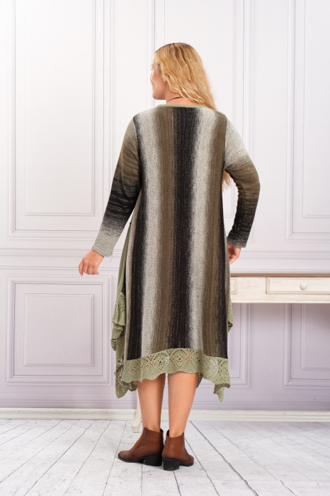 Rochie verde fistic boho chic tricotata cu baza asimetrica si model floral [3]