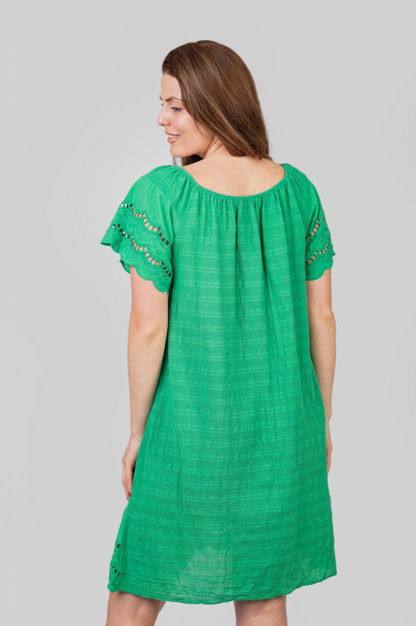 Rochie verde smarald cu detaliu perforat [4]