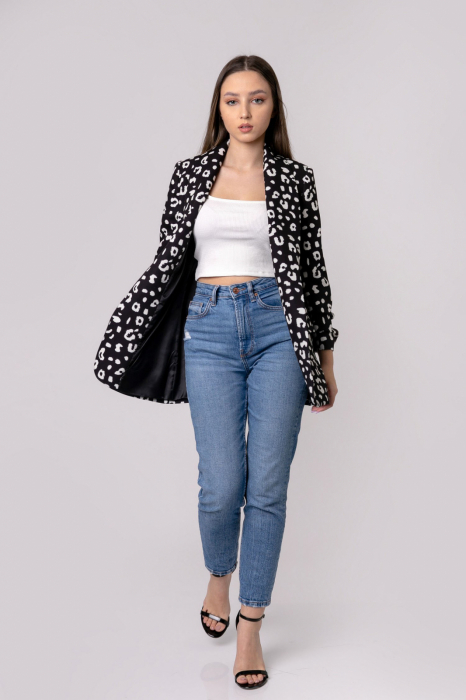 Sacou negru cu animal print si maneci incretite [3]
