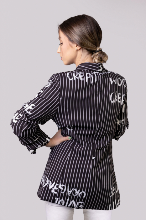 Sacou negru cu dungi si maneci incretite [3]