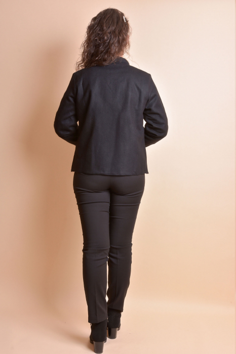 Sacou traditional negru cu broderie geometrica alba Octavia [8]