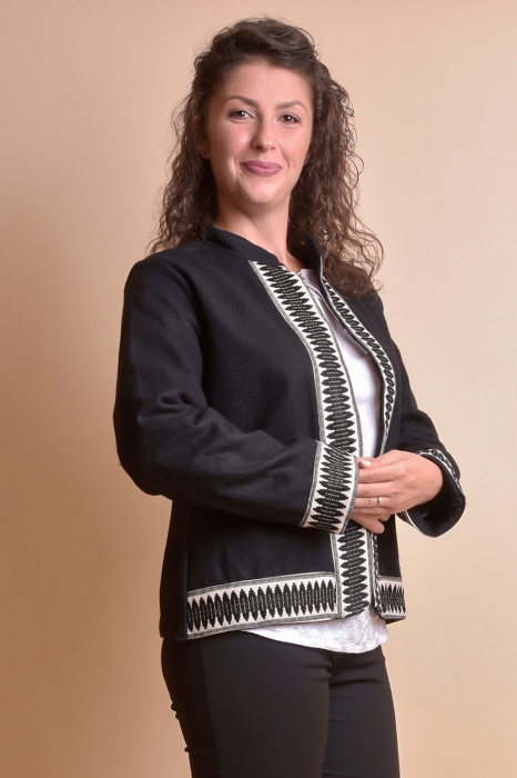Sacou traditional negru cu broderie geometrica alba Octavia [4]