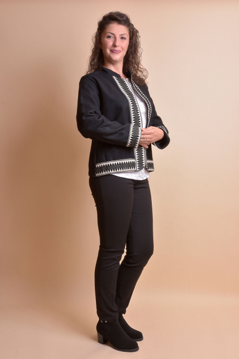 Sacou traditional negru cu broderie geometrica alba Octavia [6]