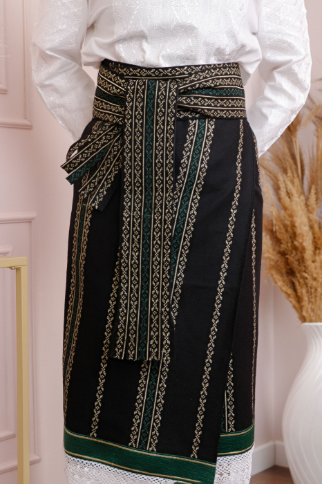 Set traditional catrinta si brau cu broderie verde Matilda 02 [2]