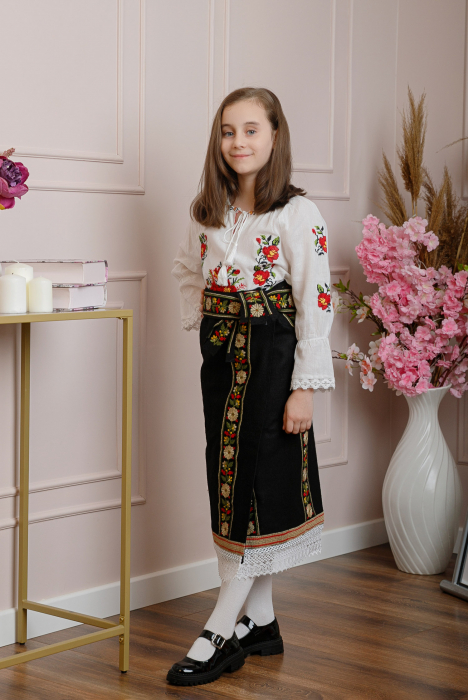 Set traditional catrinta si brau pentru fetite cu broderie aurie Sonia 02 [3]