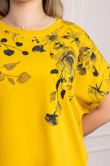 Tricou galben casual cu imprimeuri florale negre [2]