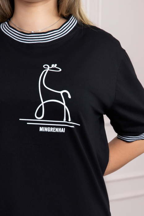 Tricou negru cu imprimeu minimalist si detalii in dungi [2]