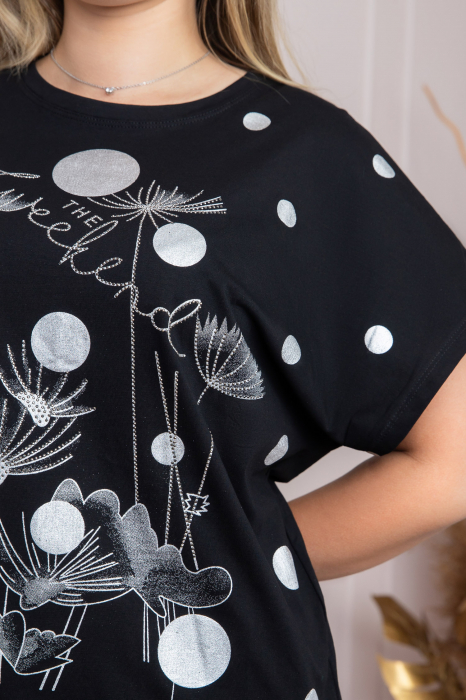 Tricou negru cu strasuri si imprimeuri florale albe [2]