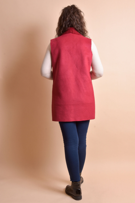 Vesta tip cojoc rosie cu buzunare aplicate [5]