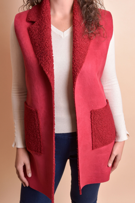 Vesta tip cojoc rosie cu buzunare aplicate [2]