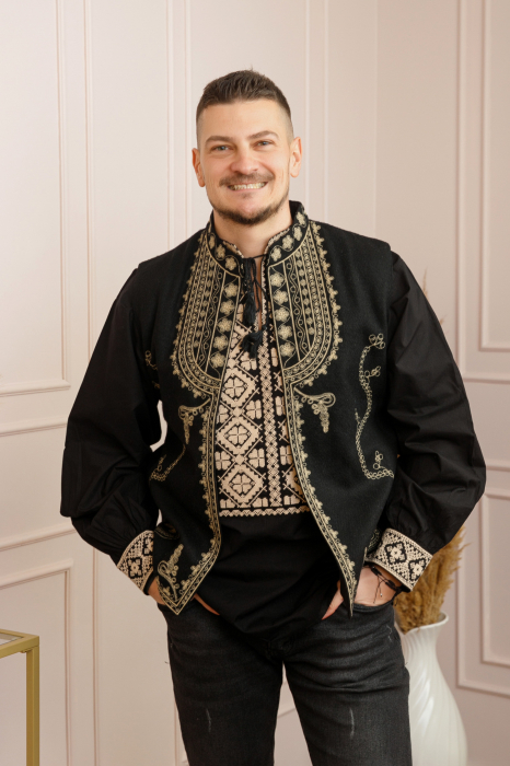 Vesta traditionala neagra cu broderie florala crem Catalin 02 [4]