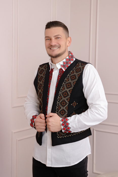 Vesta traditionala neagra cu broderie florala maro Mircea [4]