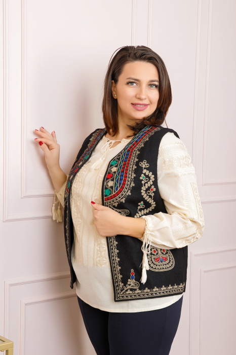 Vesta traditionala neagra cu broderie florala multicolora Alina 03 [4]