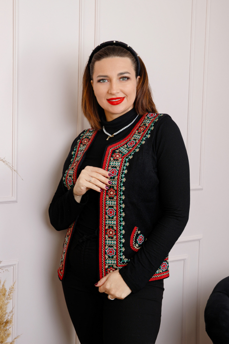 Vesta traditionala neagra cu broderie florala multicolora Emanuela 02