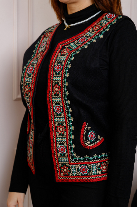 Vesta traditionala neagra cu broderie florala multicolora Emanuela 02 [2]