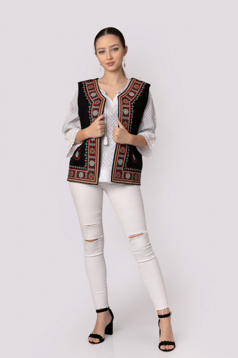 Vesta traditionala neagra cu broderie florala multicolora Emanuela 01 [4]