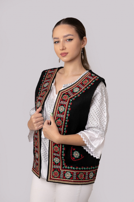 Vesta traditionala neagra cu broderie florala multicolora Emanuela 01