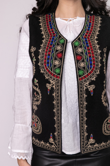 Vesta traditionala neagra cu broderie florala multicolora Alina 01 [2]