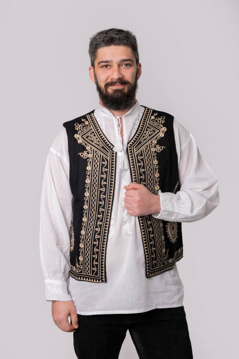 Vesta traditionala neagra cu broderie geometrica crem Paul [4]