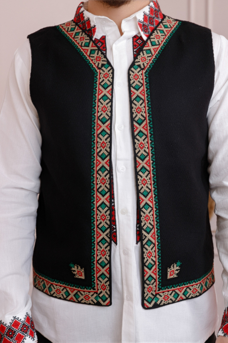 Vesta traditionala neagra cu broderie geometrica multicolora Radu [2]