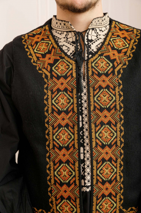 Vesta traditionala neagra cu broderie geometrica orange Damian [2]