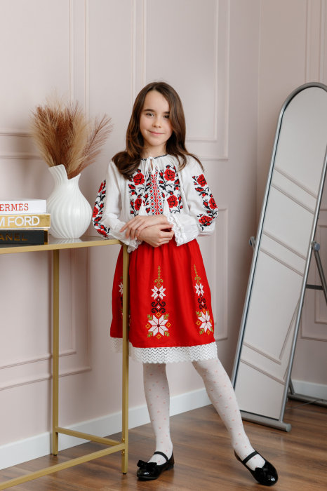 Compleu traditional bicolor pentru fetite cu motiv floral rosu Emilia [4]
