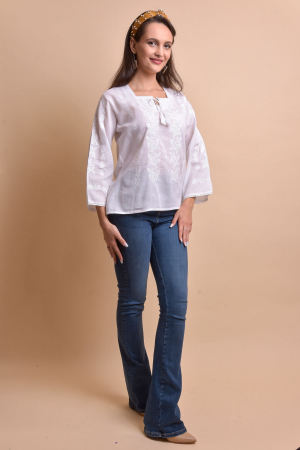 Bluza alba cu motiv floral alb Alexia [5]