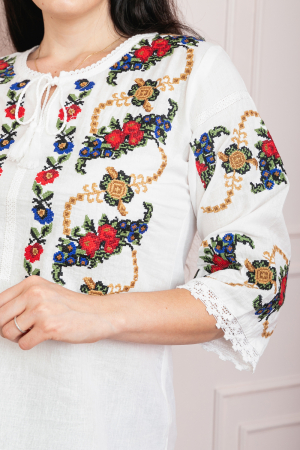 Bluza alba cu motiv floral multicolor Afrodita 01 - maneca scurta [1]