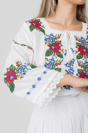 Bluza alba cu motiv floral multicolor Alina [1]