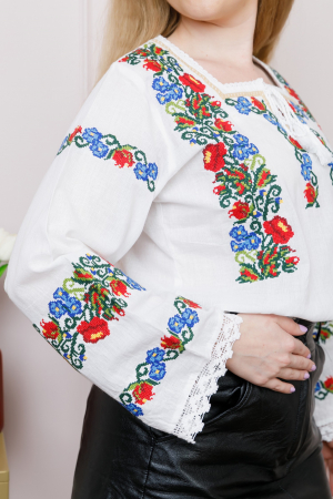 Bluza alba cu motiv floral multicolor Patricia [1]