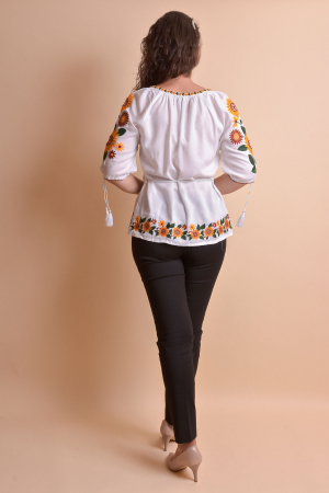 Bluza alba cu motiv floral multicolor Catrinel 05 [8]
