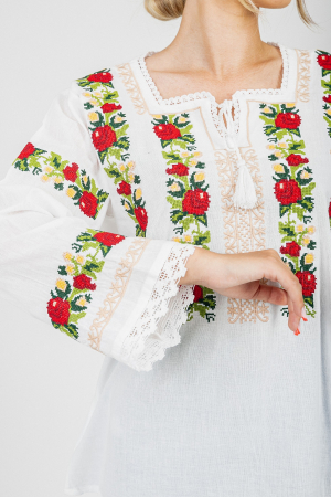 Bluza alba cu motiv floral rosu Iustina [1]