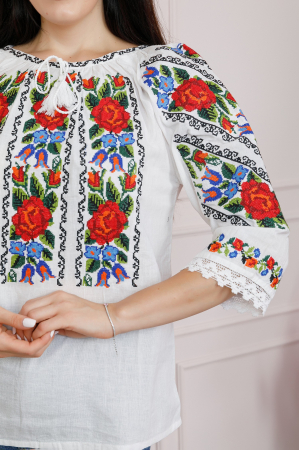 Bluza alba cu motiv floral rosu Valentina 01 - maneca scurta [1]