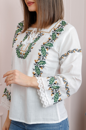 Bluza alba cu motiv floral verde Teodora [1]